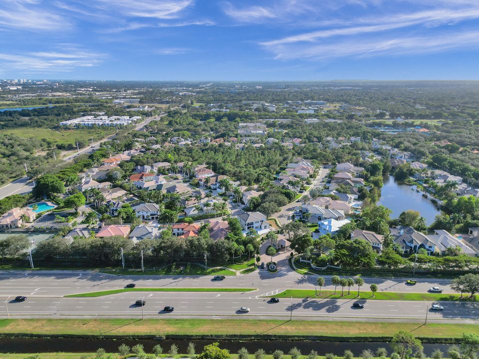 Active With Contract: $2,695,000 (5 beds, 5 baths, 4289 Square Feet)