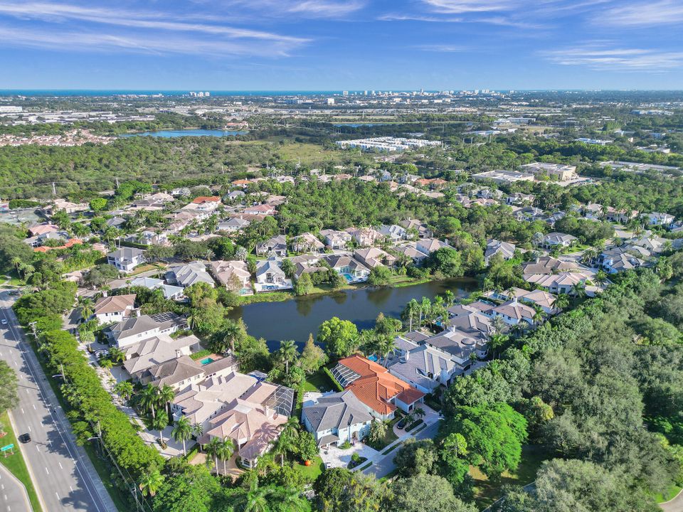 Active With Contract: $2,695,000 (5 beds, 5 baths, 4289 Square Feet)