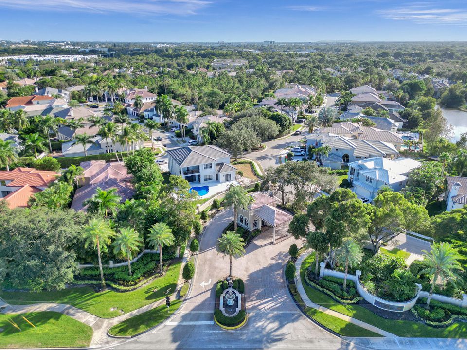 Active With Contract: $2,695,000 (5 beds, 5 baths, 4289 Square Feet)