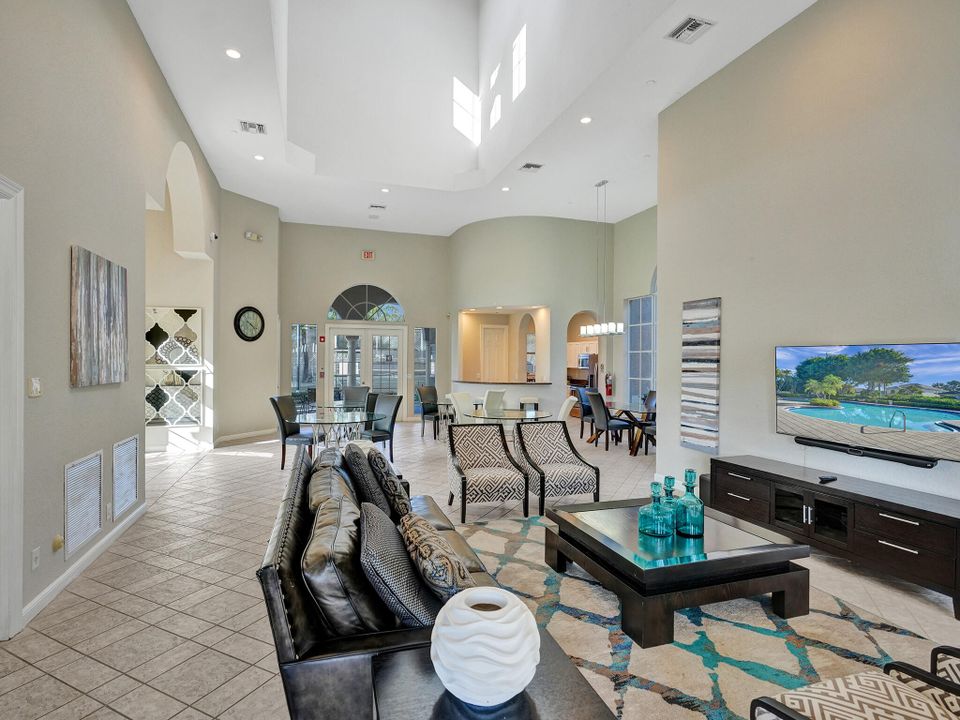 Active With Contract: $2,695,000 (5 beds, 5 baths, 4289 Square Feet)