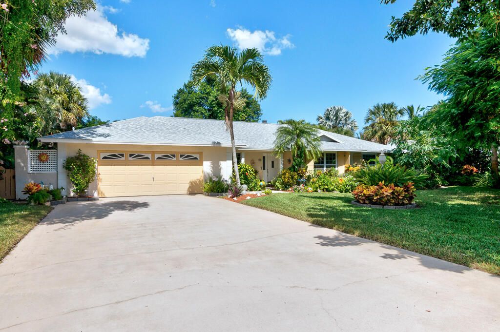 Recently Sold: $949,000 (3 beds, 2 baths, 2000 Square Feet)