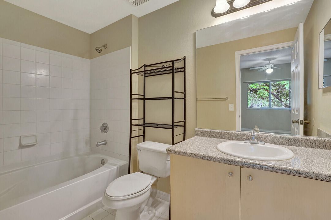 Active With Contract: $2,300 (2 beds, 2 baths, 1152 Square Feet)