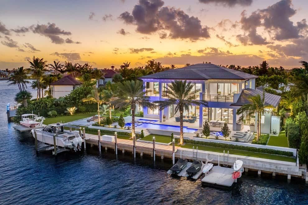 Recently Sold: $16,399,000 (6 beds, 7 baths, 6673 Square Feet)
