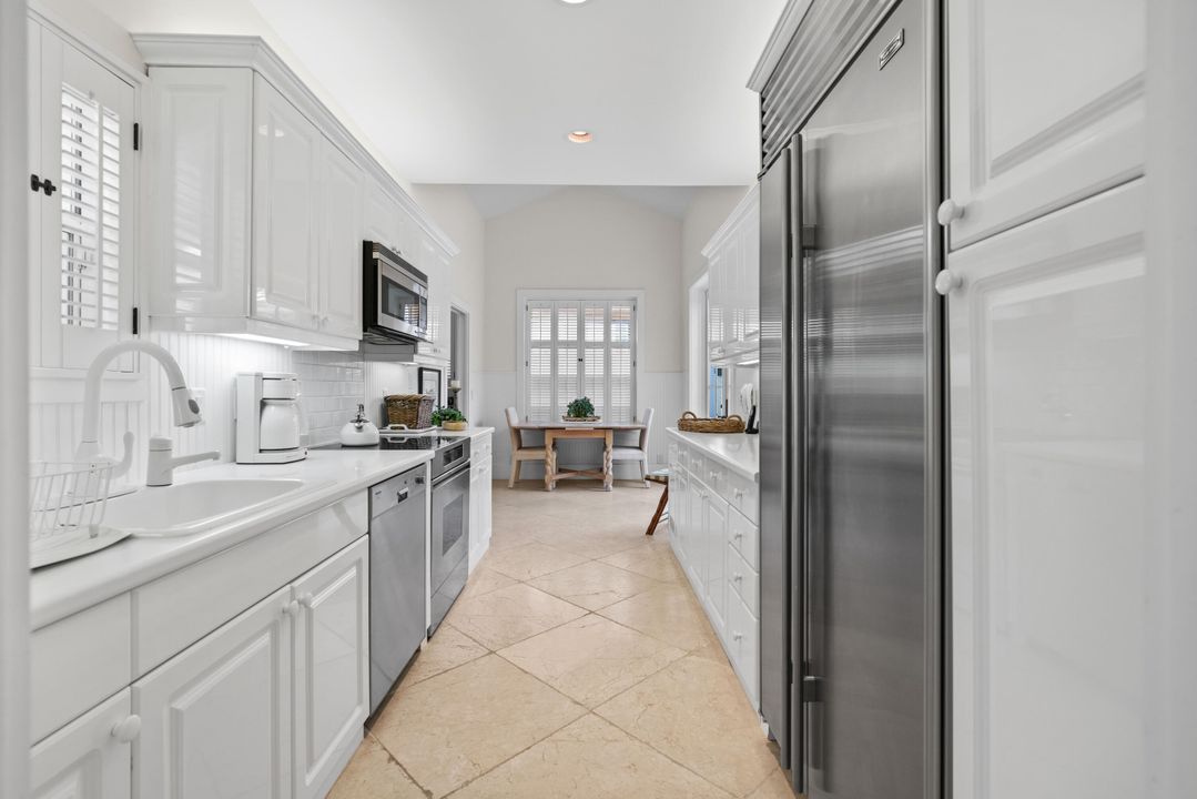 Active With Contract: $4,400,000 (2 beds, 2 baths, 2357 Square Feet)