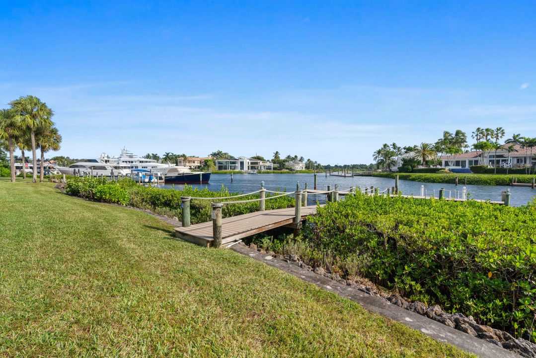 Active With Contract: $4,400,000 (2 beds, 2 baths, 2357 Square Feet)