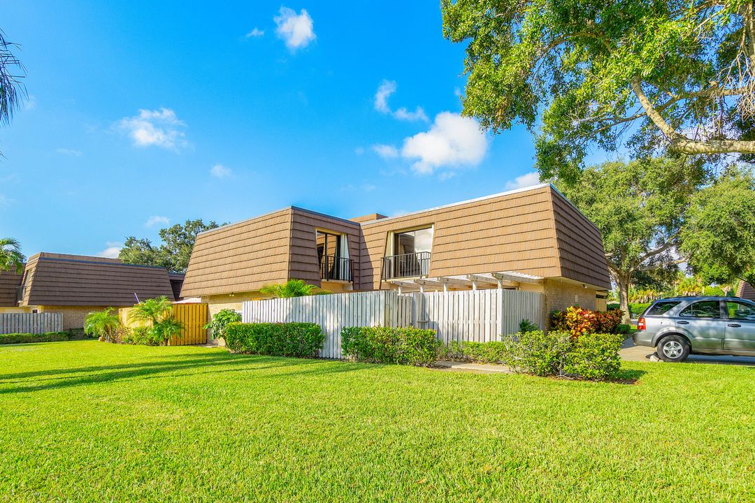 Recently Rented: $2,900 (2 beds, 2 baths, 1596 Square Feet)