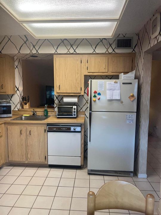 For Sale: $115,000 (2 beds, 2 baths, 1006 Square Feet)