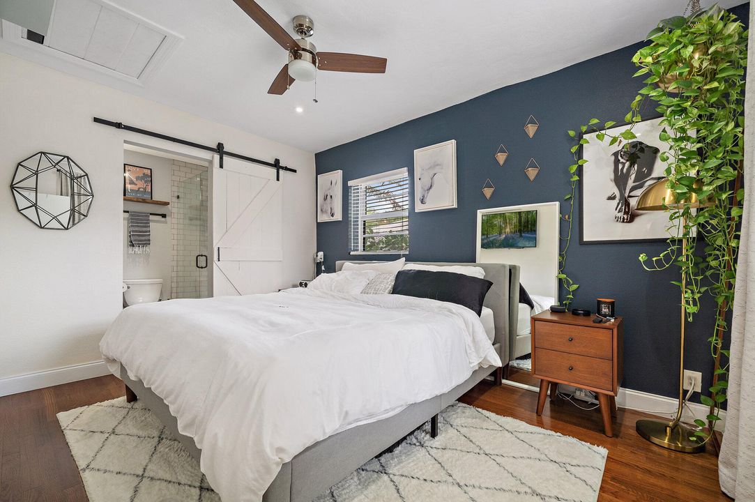 Active With Contract: $899,000 (3 beds, 2 baths, 1370 Square Feet)