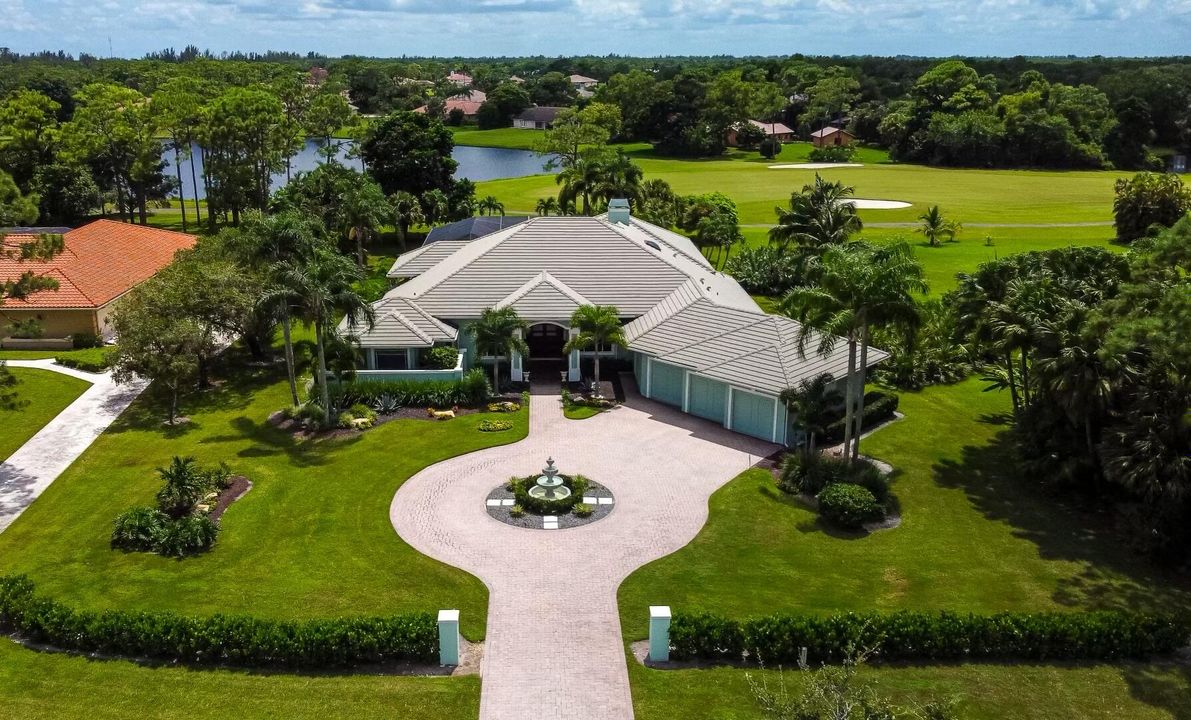 Vendido Recientemente: $1,599,000 (3 camas, 3 baños, 3819 Pies cuadrados)