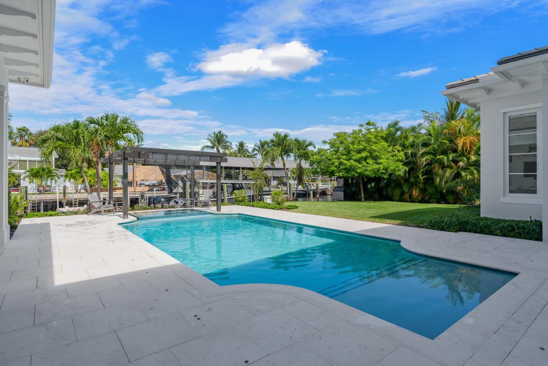 Active With Contract: $6,750,000 (5 beds, 5 baths, 6028 Square Feet)