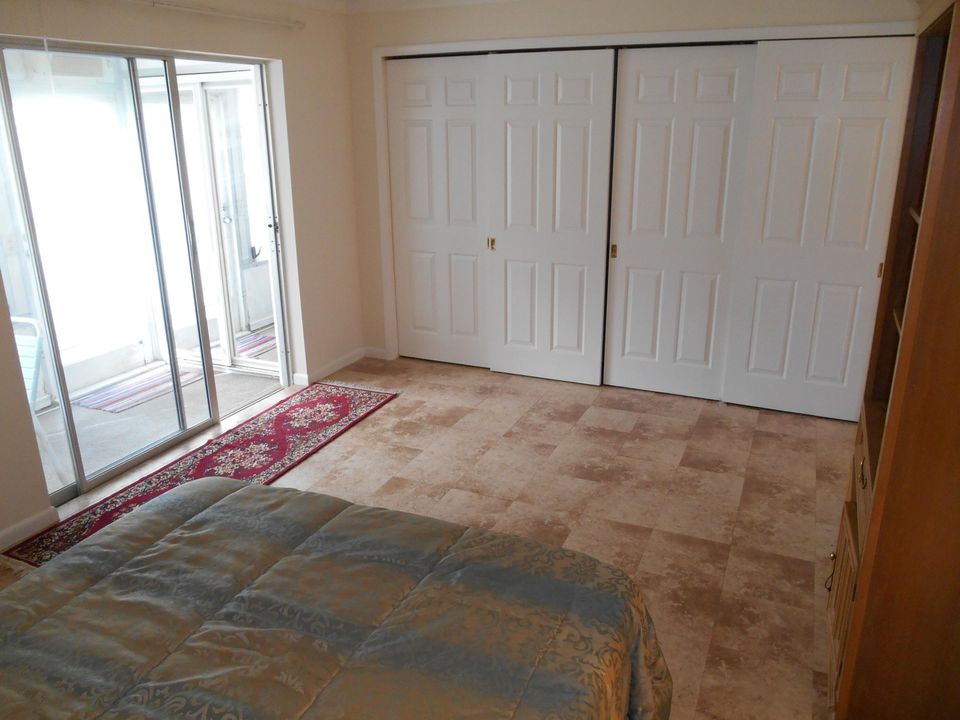For Sale: $109,900 (1 beds, 1 baths, 765 Square Feet)