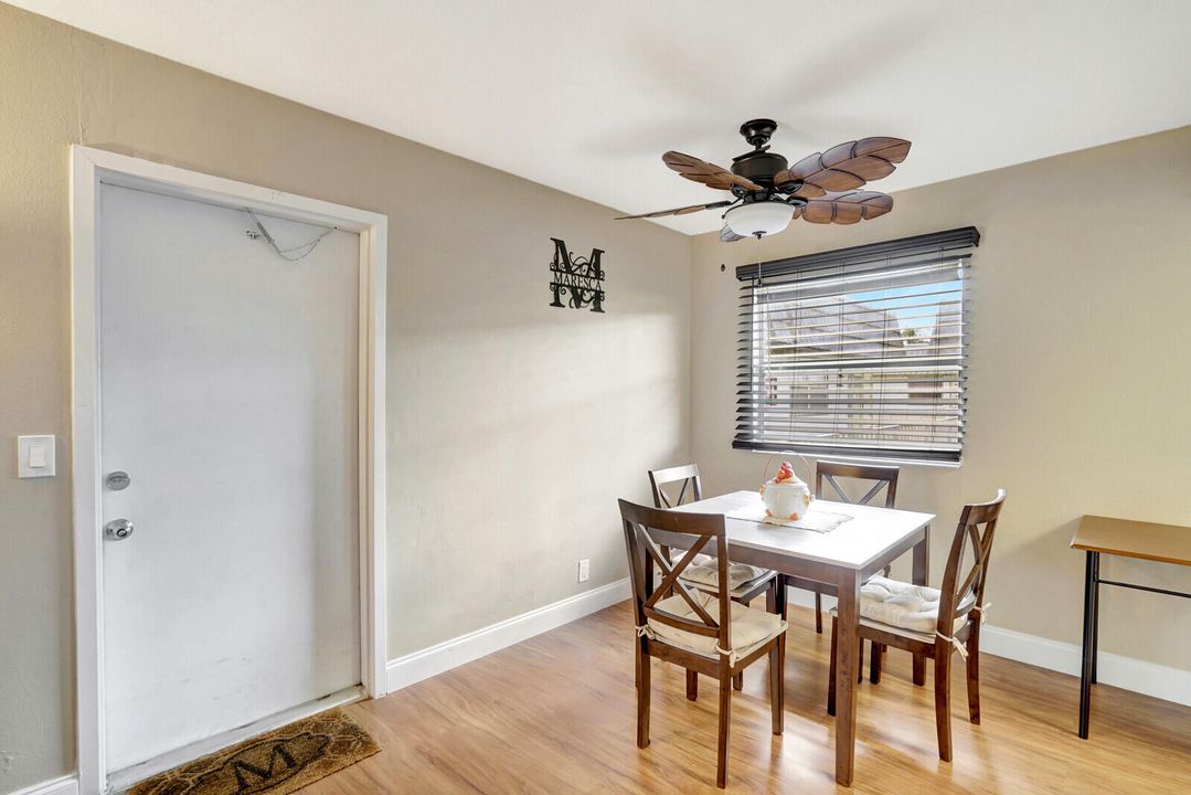 Active With Contract: $115,000 (2 beds, 2 baths, 883 Square Feet)