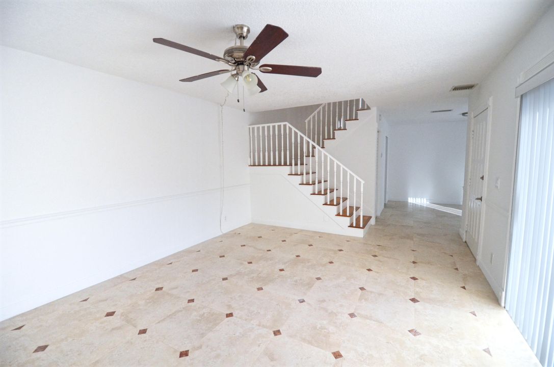Active With Contract: $2,350 (2 beds, 2 baths, 1232 Square Feet)
