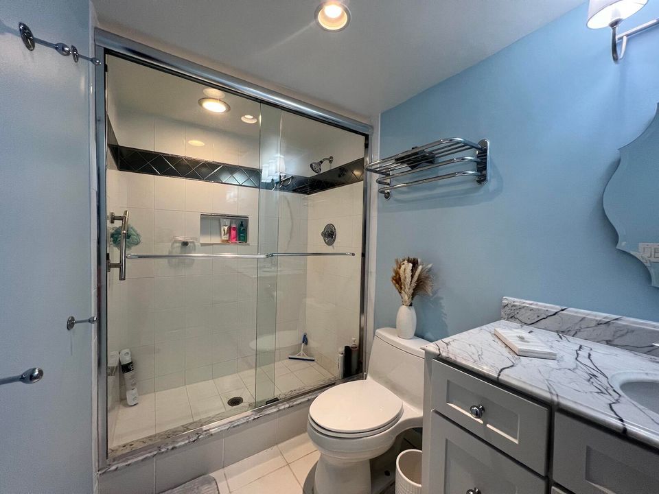 Active With Contract: $7,000 (2 beds, 2 baths, 1224 Square Feet)