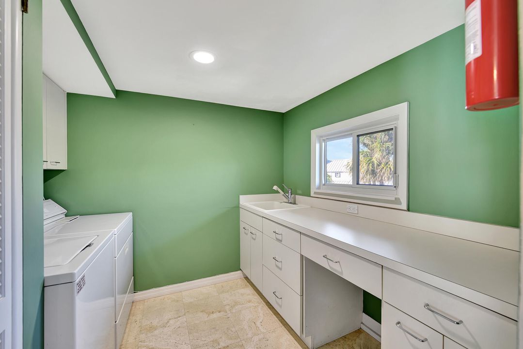 For Sale: $649,000 (2 beds, 2 baths, 1654 Square Feet)