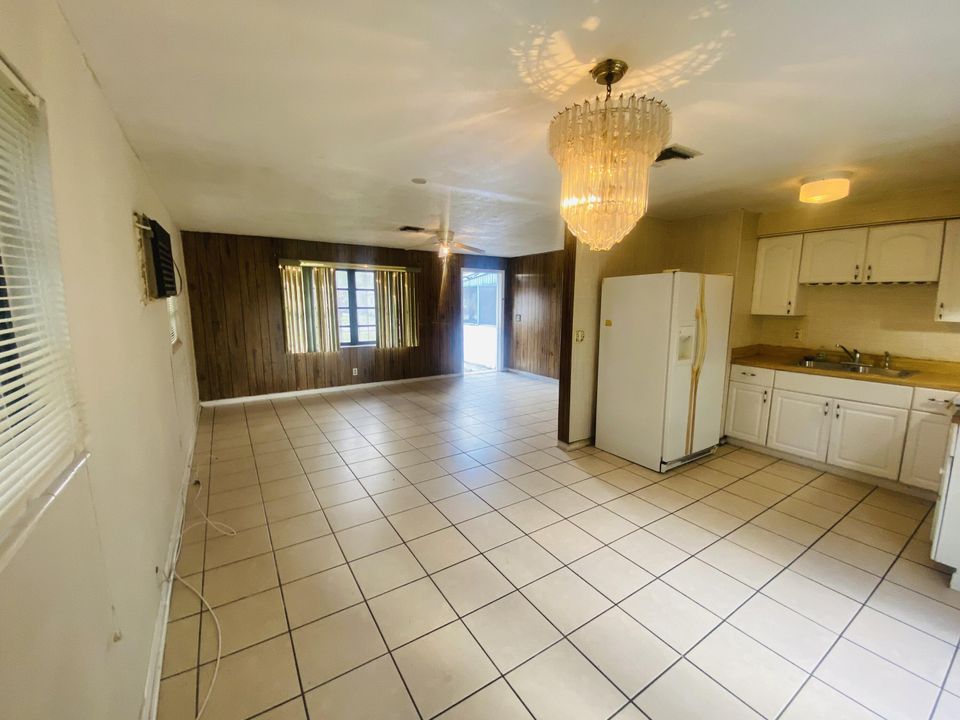 For Sale: $185,000 (3 beds, 1 baths, 960 Square Feet)