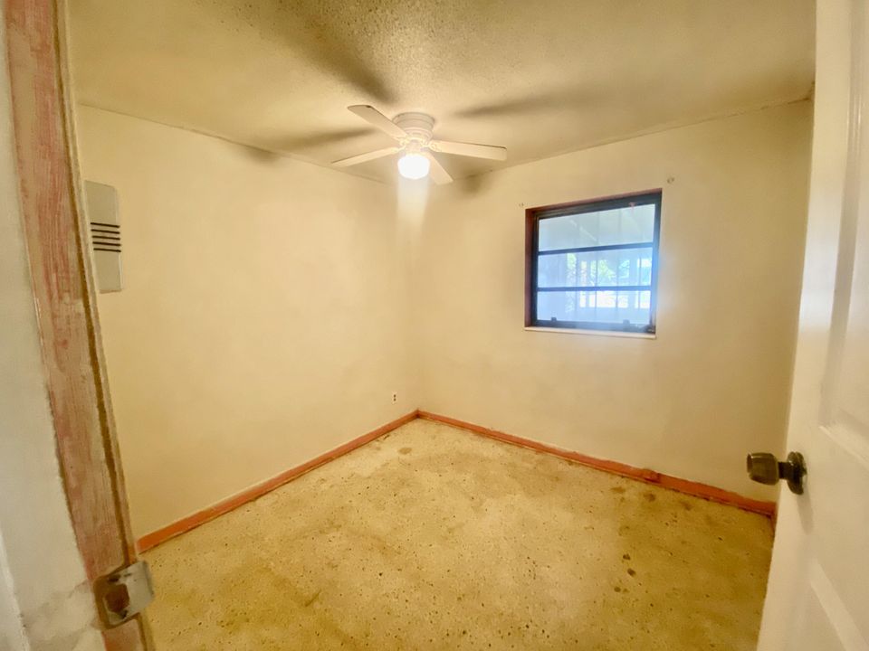 For Sale: $185,000 (3 beds, 1 baths, 960 Square Feet)