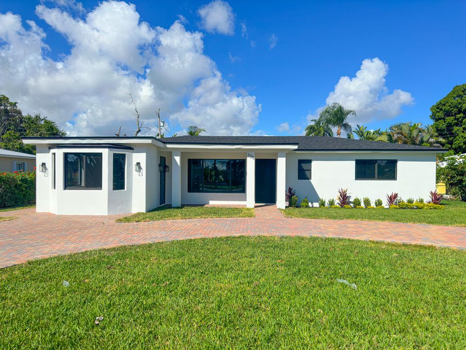 Vendido Recientemente: $599,000 (4 camas, 2 baños, 1652 Pies cuadrados)