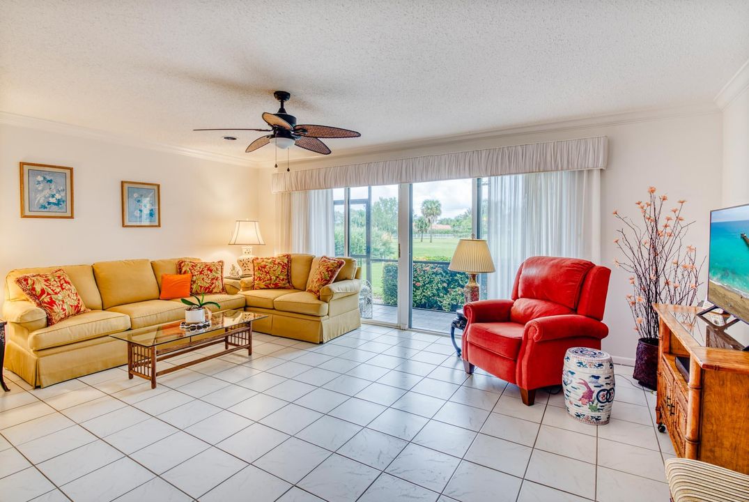 For Sale: $279,480 (2 beds, 2 baths, 1251 Square Feet)