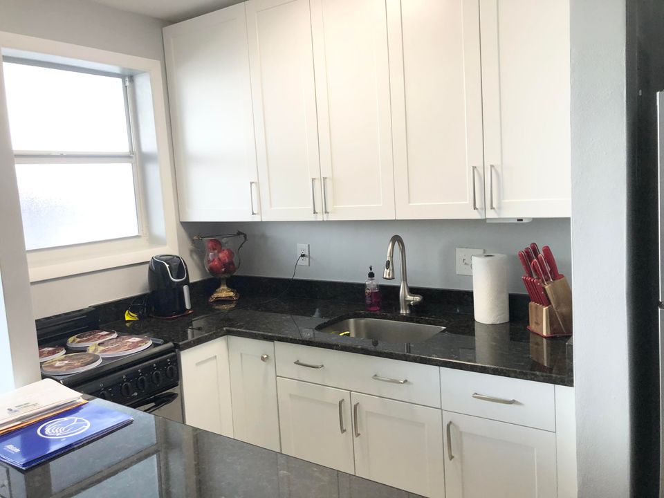 Active With Contract: $78,999 (1 beds, 1 baths, 484 Square Feet)