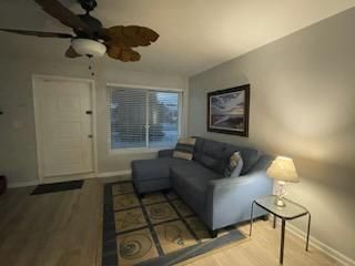 Active With Contract: $2,000 (2 beds, 2 baths, 783 Square Feet)