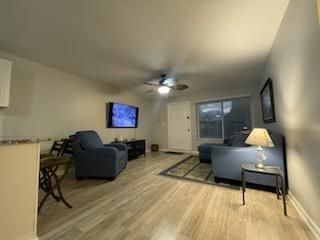 Active With Contract: $2,000 (2 beds, 2 baths, 783 Square Feet)