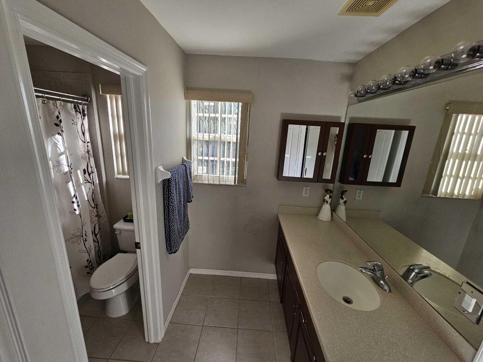 Active With Contract: $3,700 (4 beds, 2 baths, 2028 Square Feet)