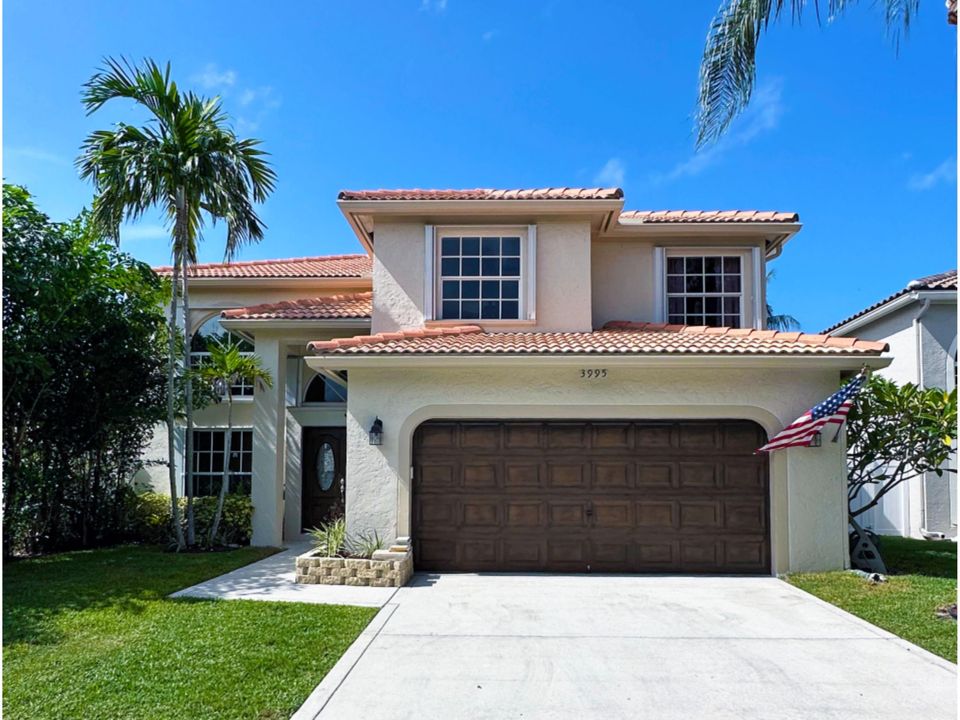 Recently Sold: $795,000 (4 beds, 2 baths, 2201 Square Feet)