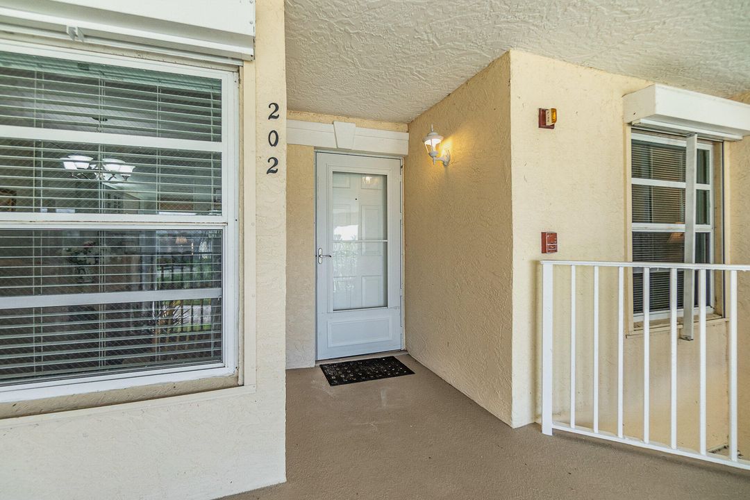 For Sale: $217,900 (2 beds, 2 baths, 1396 Square Feet)