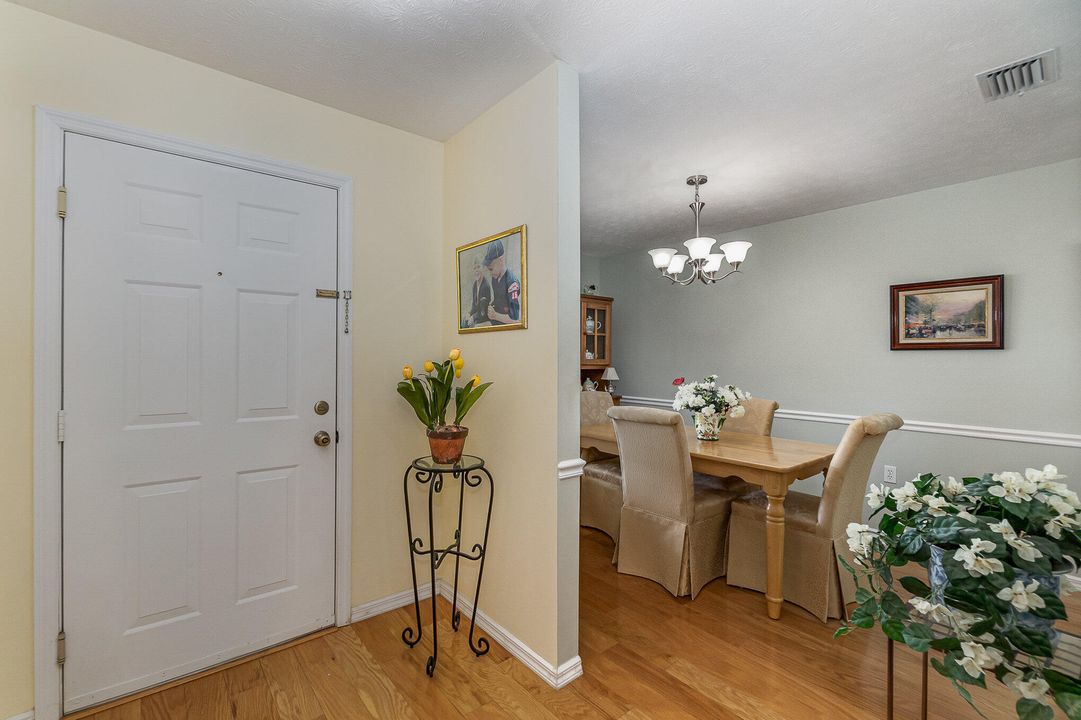 For Sale: $217,900 (2 beds, 2 baths, 1396 Square Feet)
