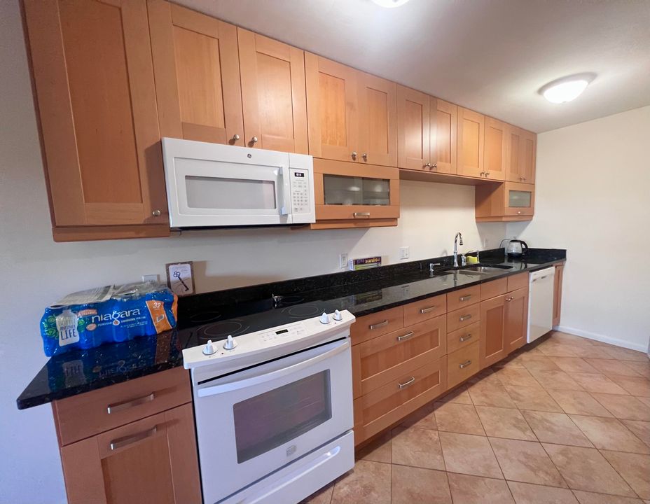 For Sale: $83,000 (0 beds, 1 baths, 525 Square Feet)