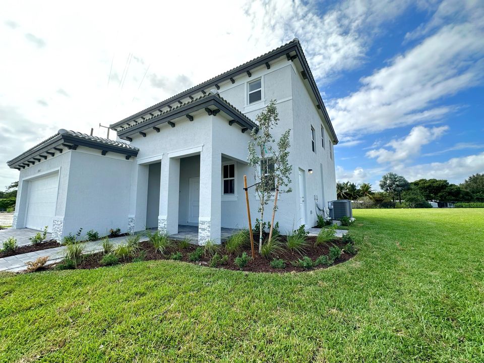Active With Contract: $3,950 (4 beds, 2 baths, 2500 Square Feet)
