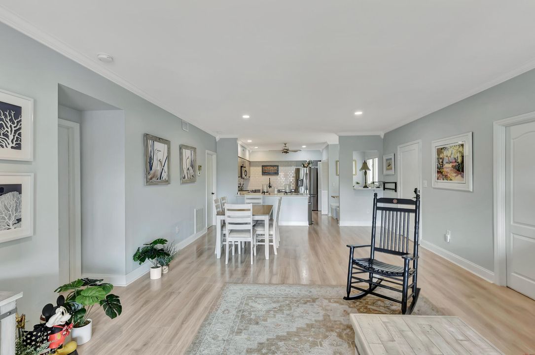 Active With Contract: $460,000 (2 beds, 2 baths, 1486 Square Feet)