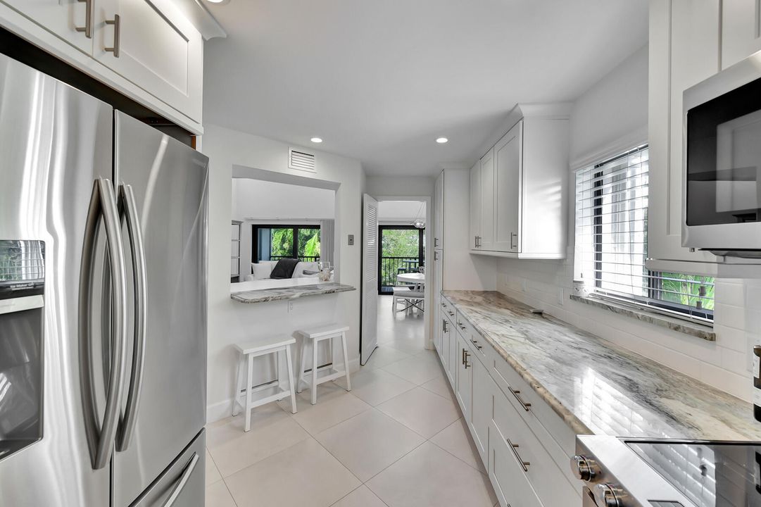 For Sale: $519,000 (2 beds, 2 baths, 1200 Square Feet)