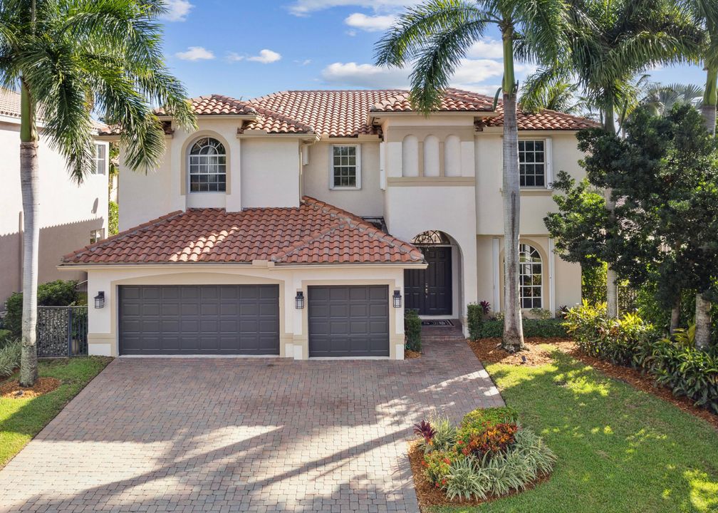 Recently Sold: $1,215,000 (5 beds, 4 baths, 3634 Square Feet)
