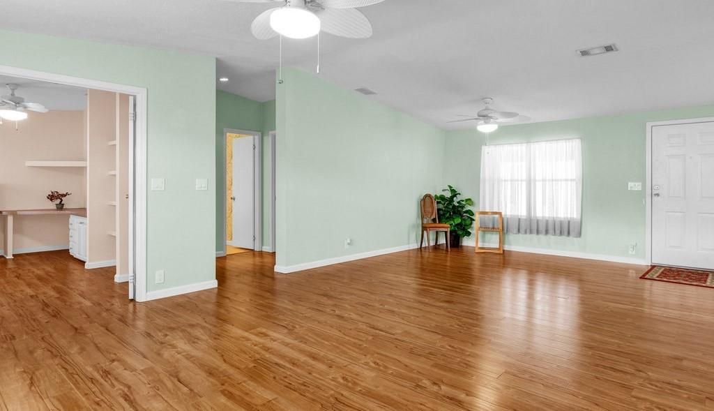 For Sale: $245,000 (2 beds, 2 baths, 1539 Square Feet)