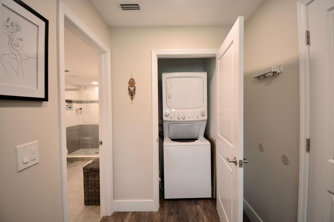 Active With Contract: $158,500 (2 beds, 2 baths, 1580 Square Feet)
