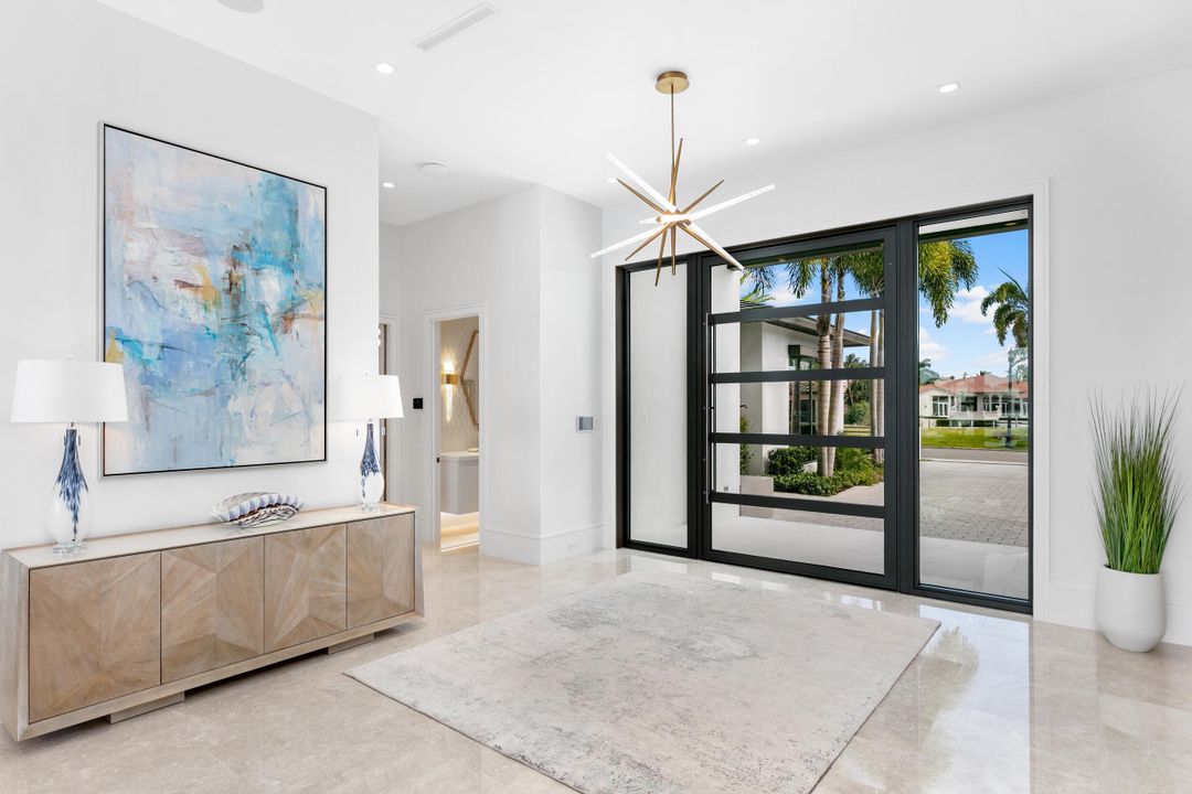 Active With Contract: $18,900,000 (6 beds, 6 baths, 8975 Square Feet)