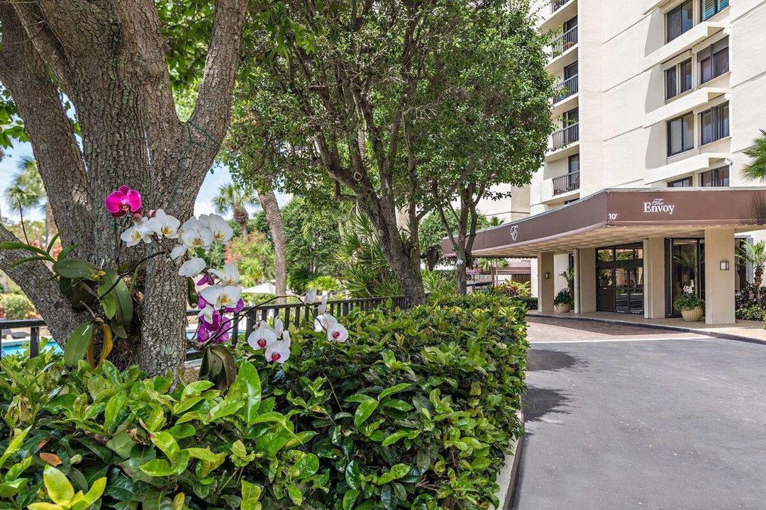 For Sale: $419,000 (2 beds, 2 baths, 1855 Square Feet)