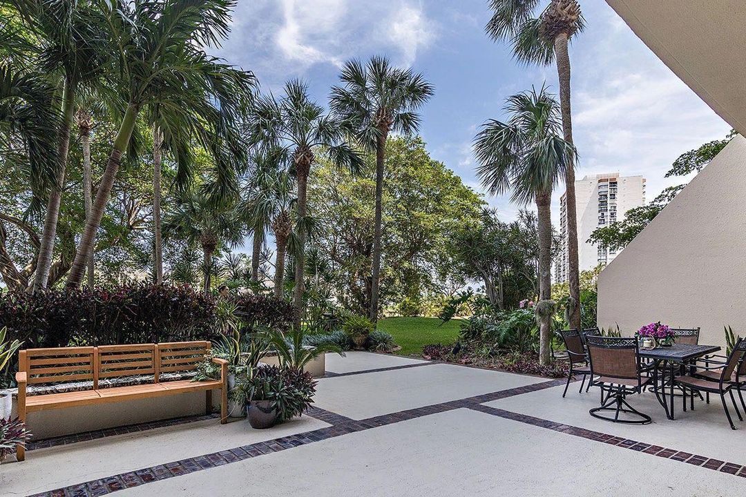 For Sale: $419,000 (2 beds, 2 baths, 1855 Square Feet)