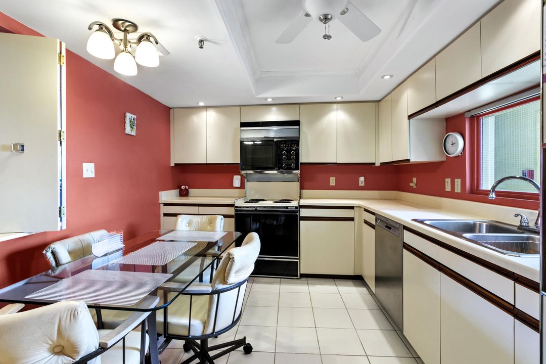 For Sale: $419,000 (2 beds, 2 baths, 1855 Square Feet)
