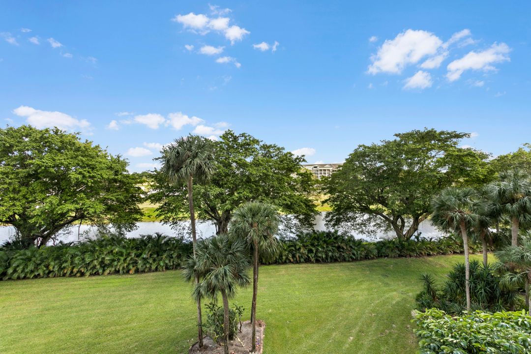 For Sale: $419,000 (2 beds, 2 baths, 1855 Square Feet)