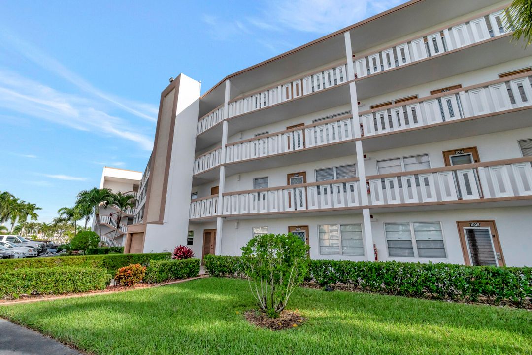 Active With Contract: $144,900 (2 beds, 1 baths, 880 Square Feet)