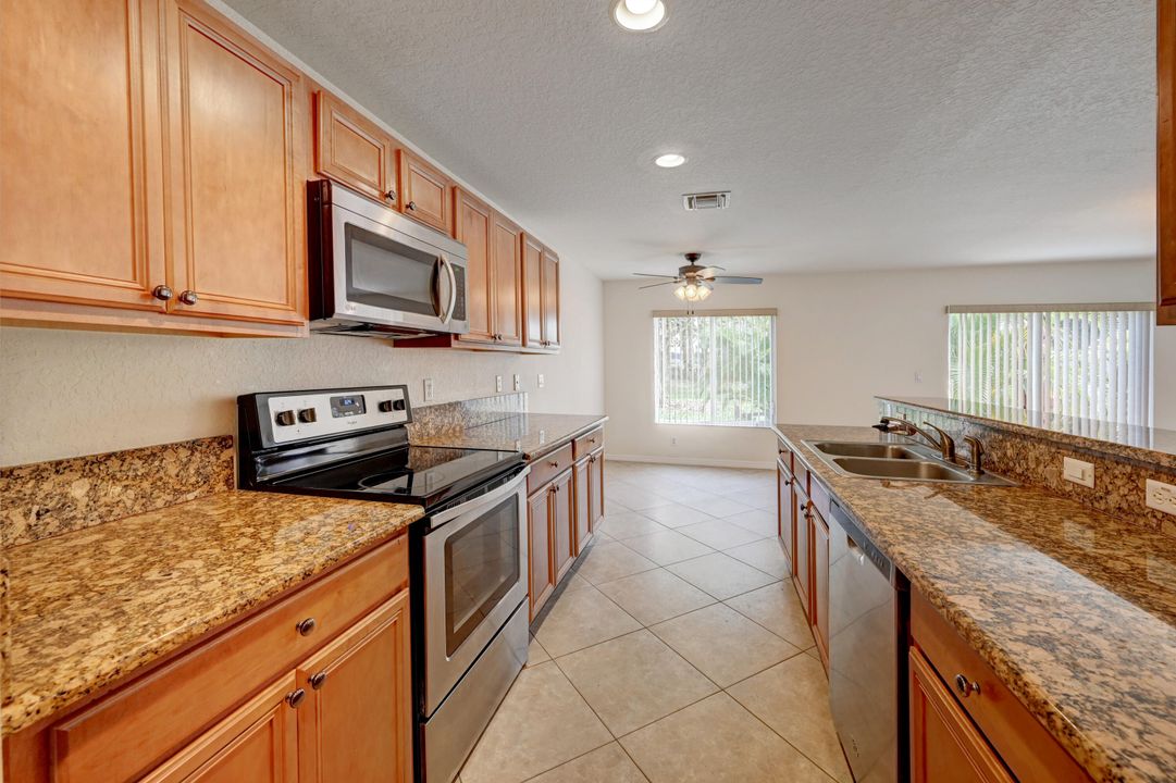 Active With Contract: $3,200 (4 beds, 2 baths, 2672 Square Feet)