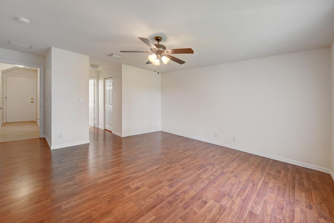 Active With Contract: $3,200 (4 beds, 2 baths, 2672 Square Feet)