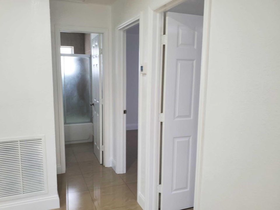 Active With Contract: $2,200 (2 beds, 1 baths, 1355 Square Feet)