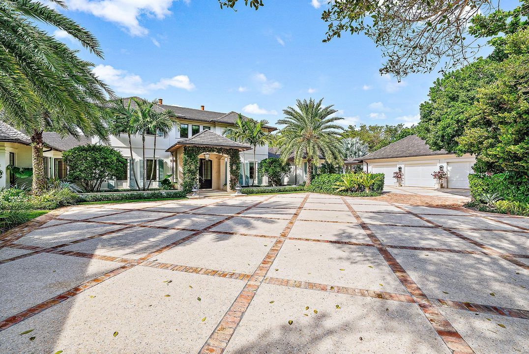 Recently Sold: $33,000,000 (5 beds, 6 baths, 9319 Square Feet)