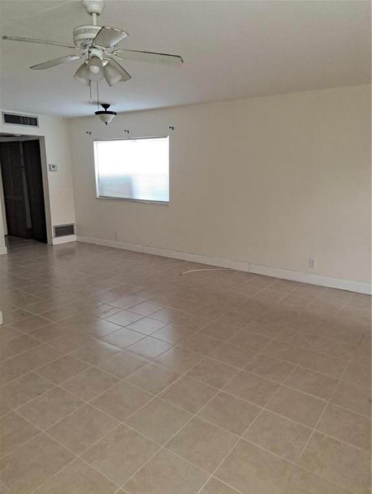 Recently Sold: $125,999 (1 beds, 1 baths, 760 Square Feet)
