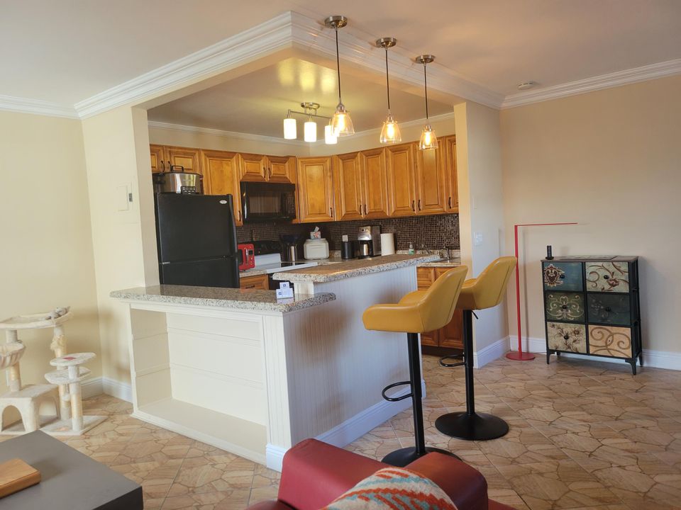 Active With Contract: $119,900 (1 beds, 1 baths, 760 Square Feet)
