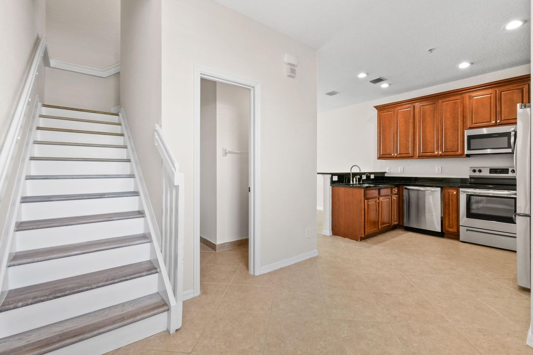 For Sale: $419,000 (2 beds, 2 baths, 1542 Square Feet)